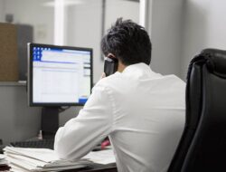 Job in Dubai : Associate, Client Service, Arabic Speaker