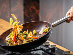 Hiring Stir Fry Cook (Upto $3000/Month)